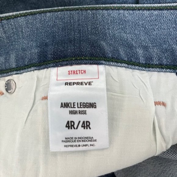 Express Repreve Embellished Jean Size 4R - Picture 6 of 7